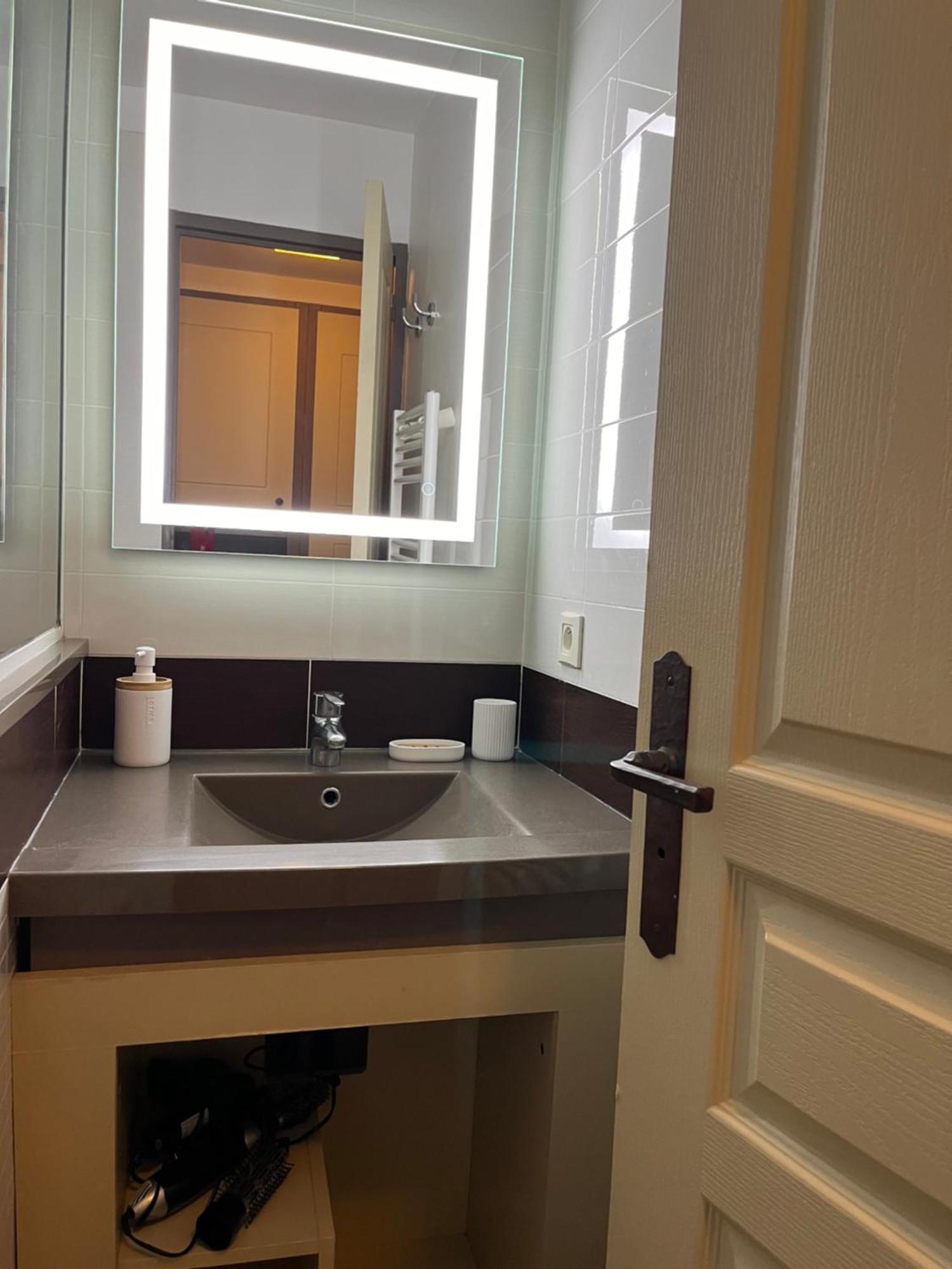 Superbe Appartement Une Chambre Vue Mer Piscine Tennis Кан Екстериор снимка