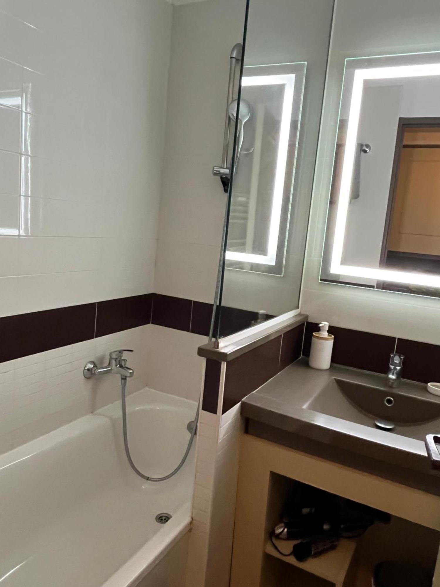 Superbe Appartement Une Chambre Vue Mer Piscine Tennis Кан Екстериор снимка